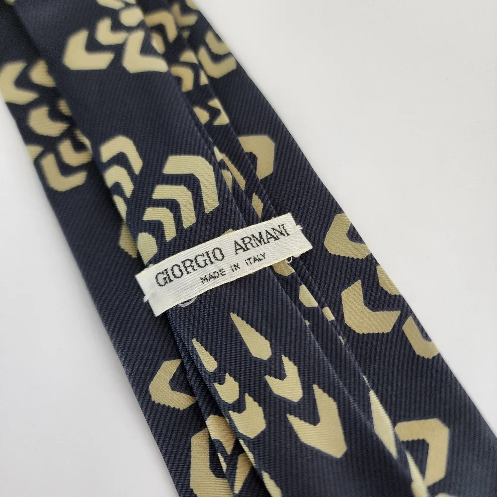 GIORGIO ARMANI Blue Silk Tie.